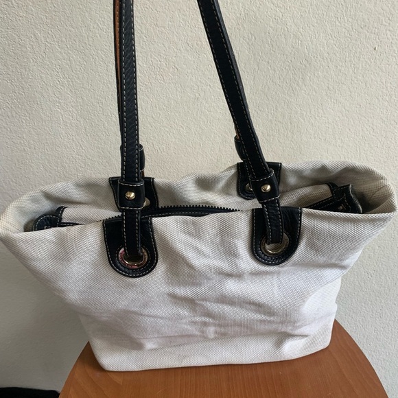 Dooney & Bourke Large Cream East West Grommet Tote Bag Shopper Handbag Purse - Picture 1 of 12